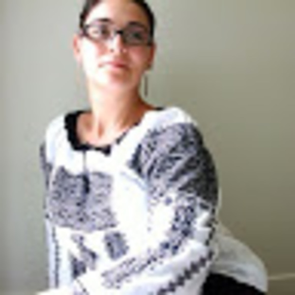 Meet your Posher, Lorena - Picture 1 of 1